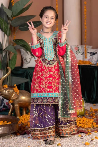 Dressing Pakistani Kids in Traditional Attire: Easy and Enjoyable Tips