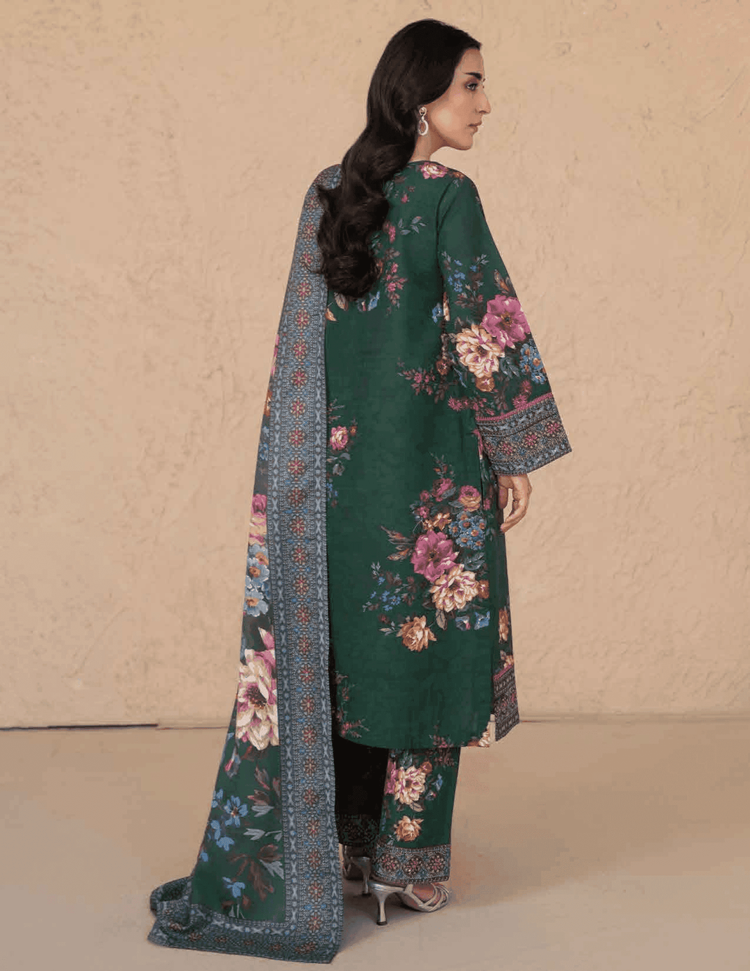 Back view of RANGREZA ML-195-5401 Pakistani winter outfit featuring floral print kurta, matching trousers, and bordered shawl.
