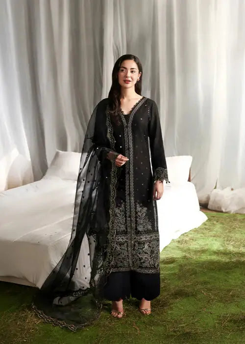 Black embroidered kurta with dupatta and pants for festive event