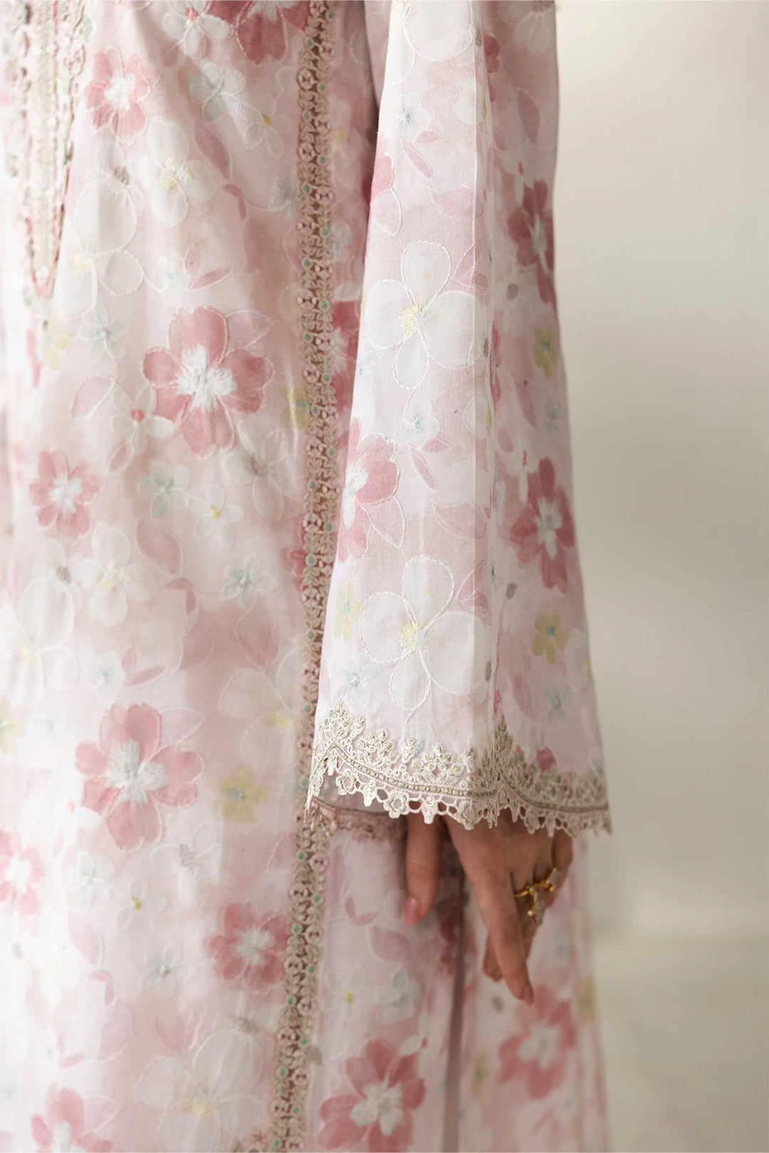 Baroque Embroidered Lawn SF-4428