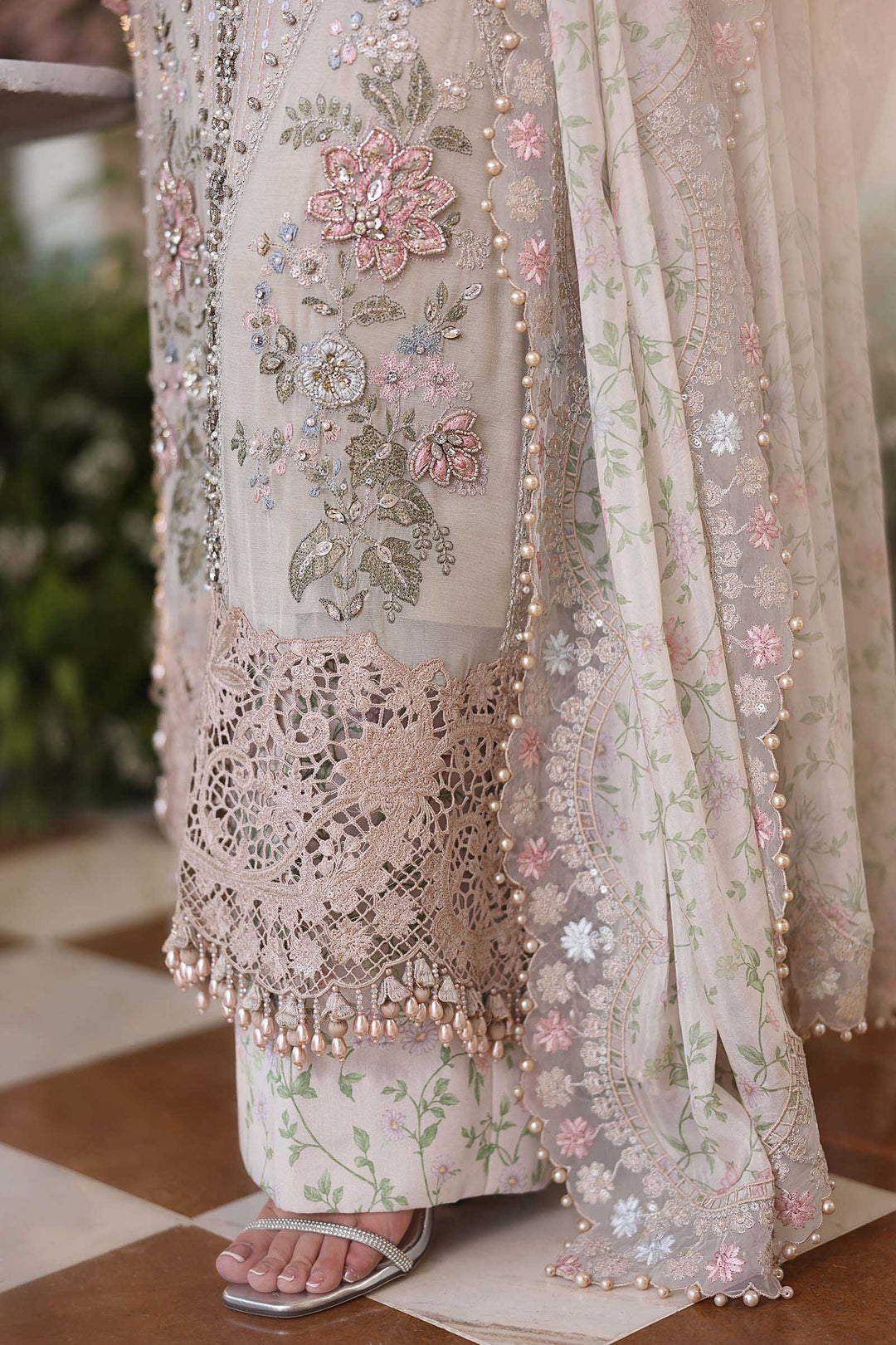 Rangreza Ivory Embroidered Chiffon 3-Piece Suit | AL-4497