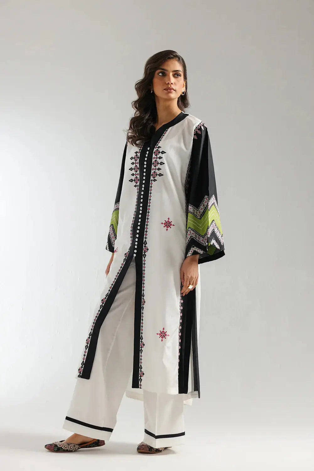 Ethnic Suit E2950 - Ethnic Online Store | Embroidered Suit – Rangreza