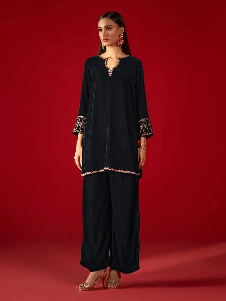 VELVET BLACK | EA-35-05