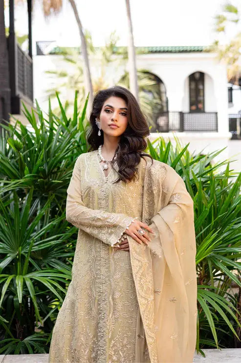 Close-up of MARYUM MARIA FS50093-1200 chiffon outfit showing neckline embroidery and sheer dupatta, ideal for Pakistani designer fashion lovers.