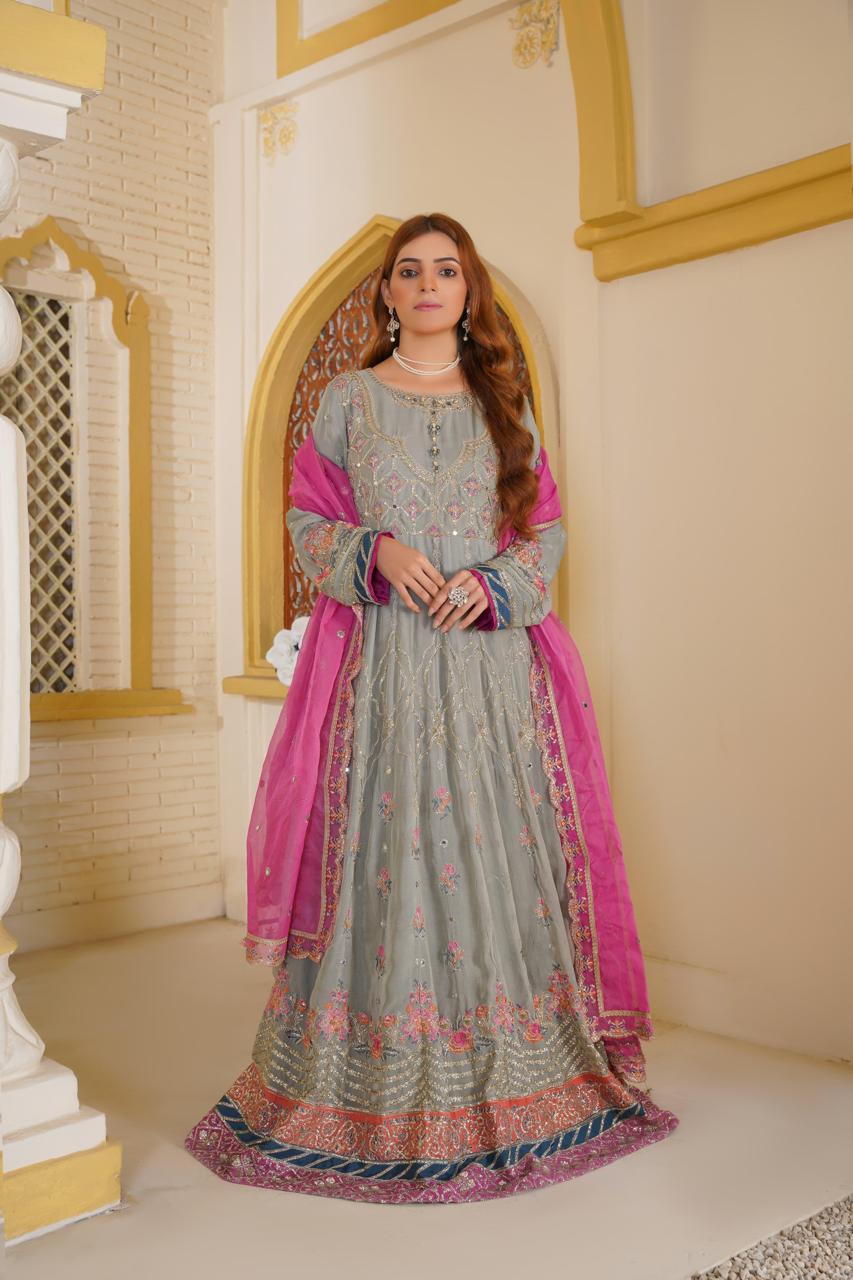 Elegant Pakistani chiffon suit with intricate embroidery