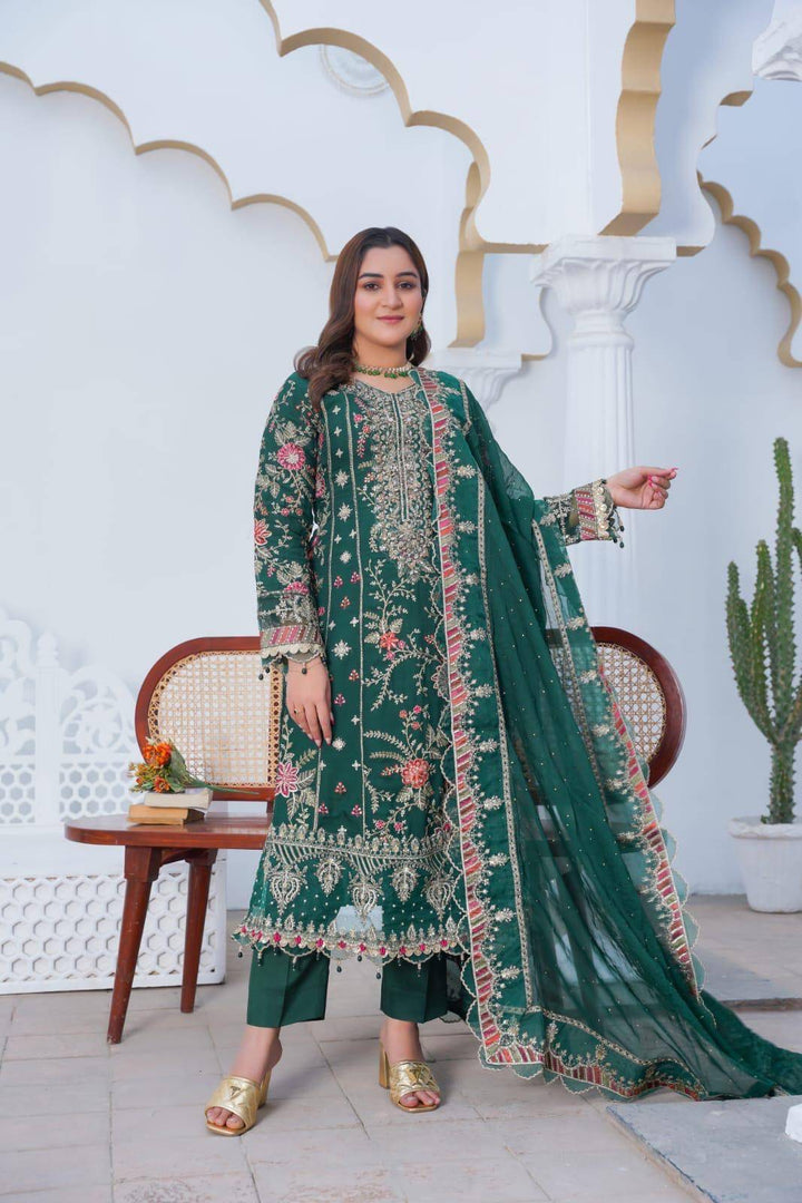 RANGREZA SAJNI embroidered green shirt and pants set with ornate dupatta, perfect for Pakistani party wear and festive gatherings.