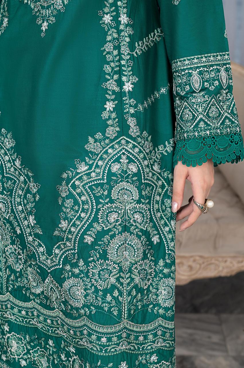 Zoomed-in embroidery on Rangreza Sajni green lawn shirt, featuring intricate floral and geometric patterns for a refined look.