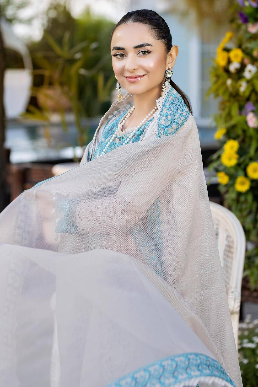 blue and white dress pakistani Royal White and Blue Kameez Salwar in Pakistani Eid Dresses LARGE
