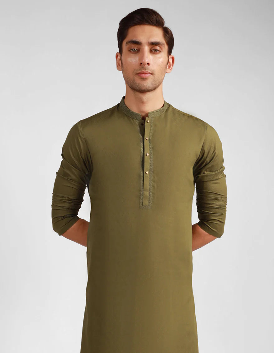 Green Blended Semi-Formal Kurta by Junaid Jamshed featuring a regular fit and rolled-up sleeves, perfect for traditional wear.