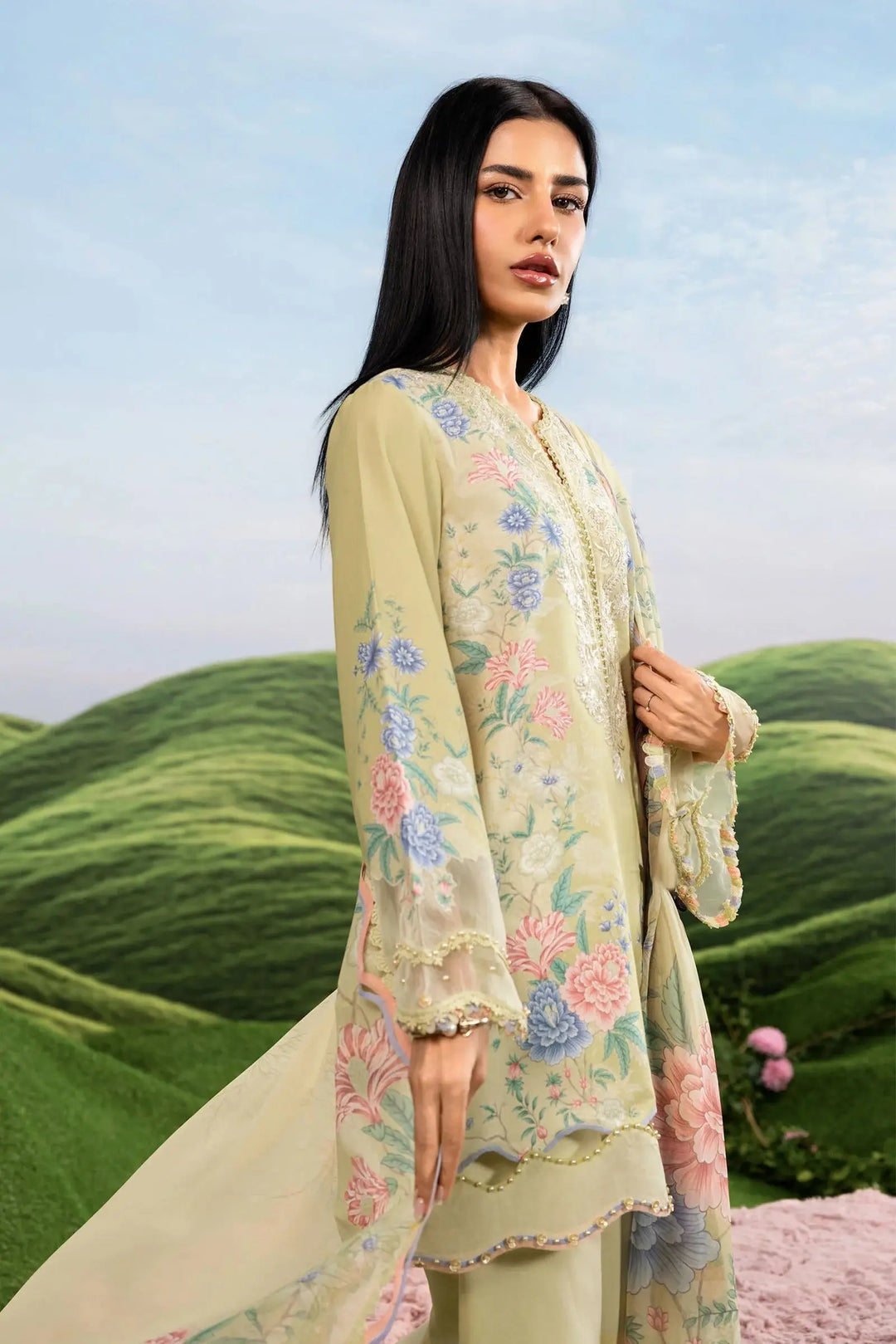 3 Pc stitched Embroidered Lawn Suit | MB-CUSV14-11A-08