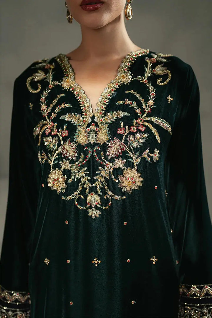 Detailed embroidery on the neckline of MUSHQ Ayren green velvet shirt with floral motifs and hand embellishments for luxury appeal.