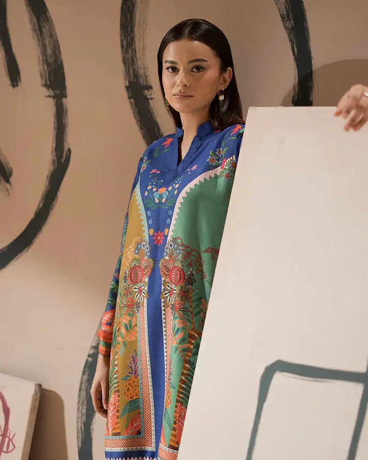 Front close-up of 2 Piece Outfit EA-21 highlighting the neckline and vibrant floral print on luxurious raw silk fabric for women’s co-ord sets.