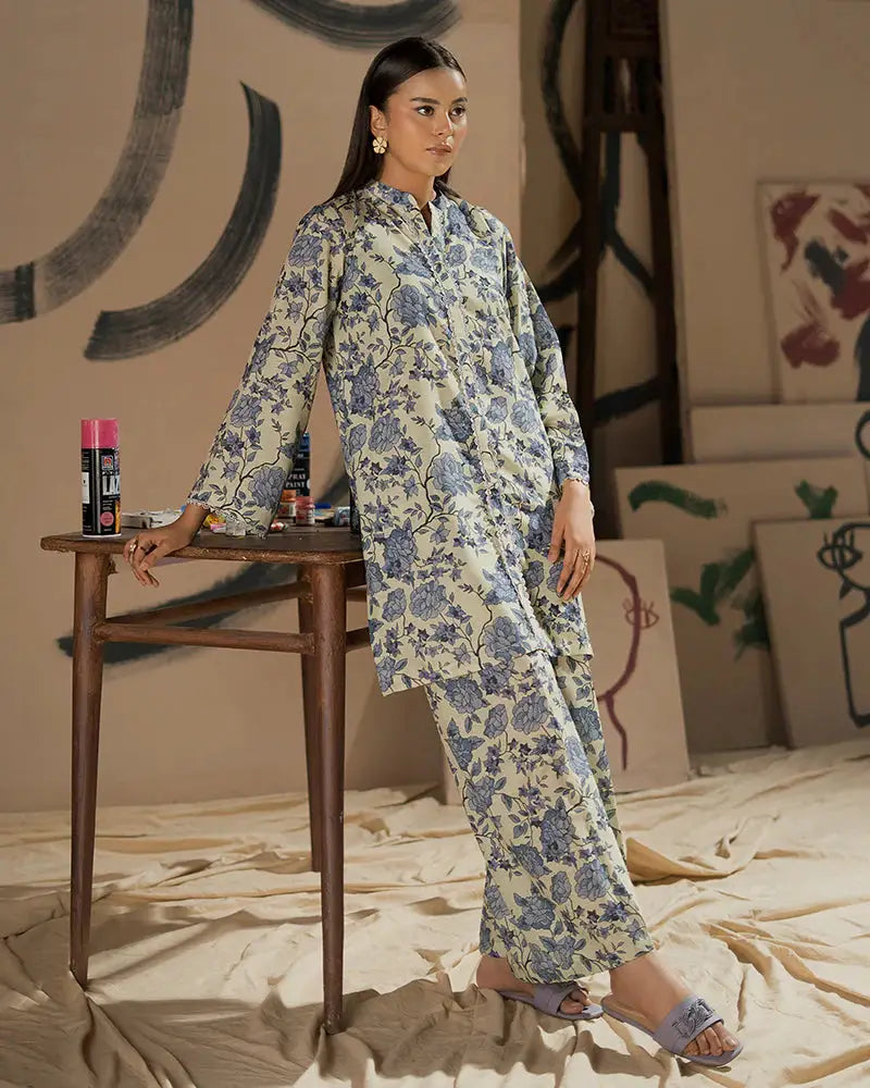Chic 2 Piece Dress Set in printed raw silk with long shirt and wide-leg pants, ideal for casual and semi-formal wear.
