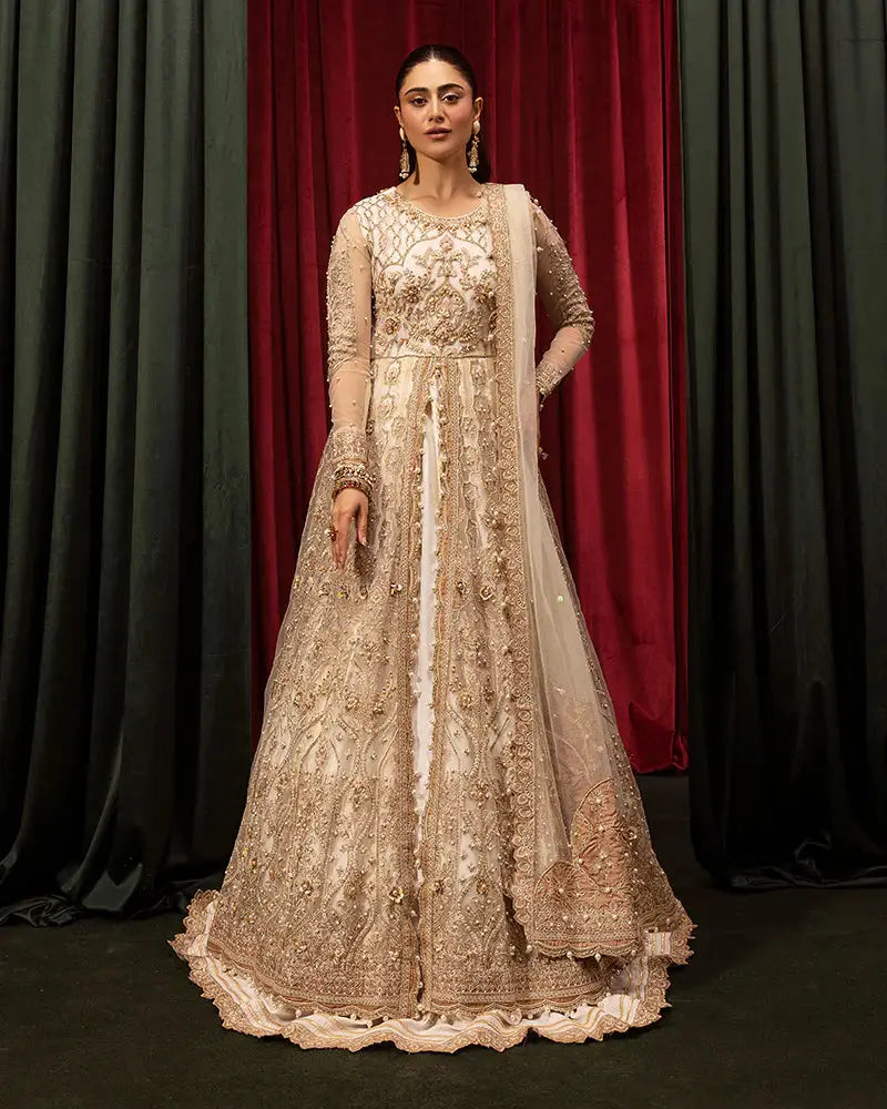 Elegant wedding dress AR-109-30 with intricate embroidery