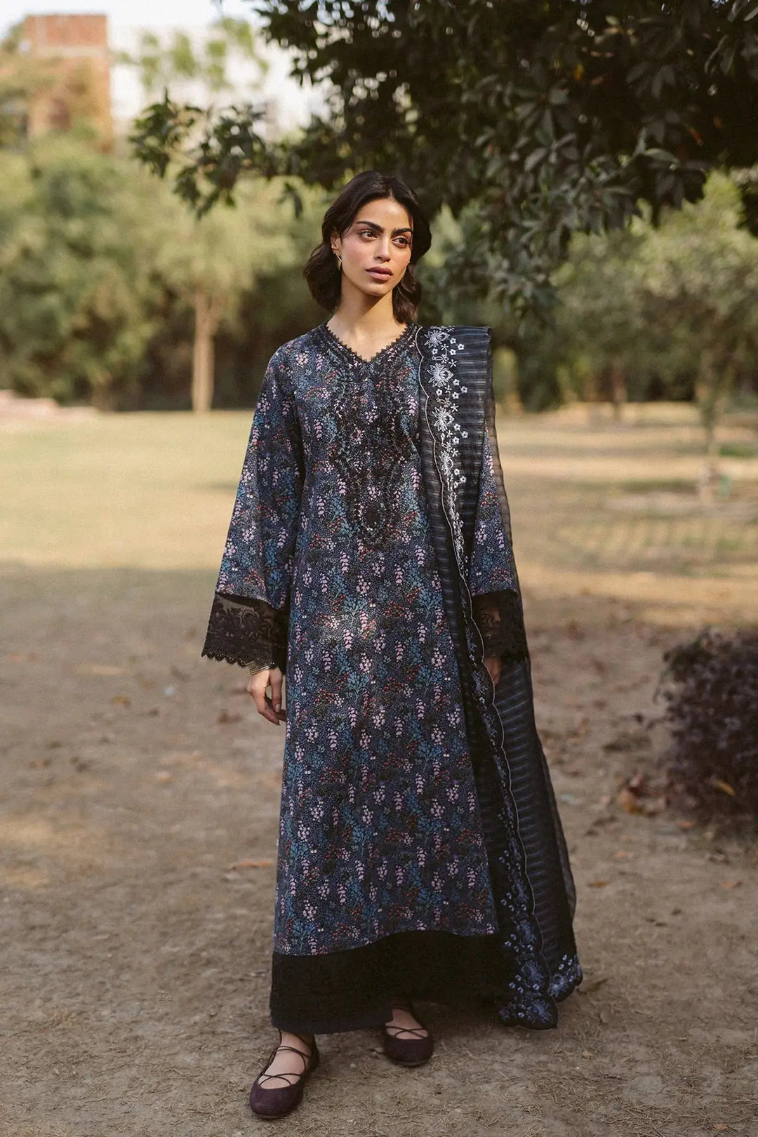 Ayzel | The Bare Minimum | Aziel L / Black / Lawn Ayzel | The Bare Minimum | Aziel L / Black / Lawn