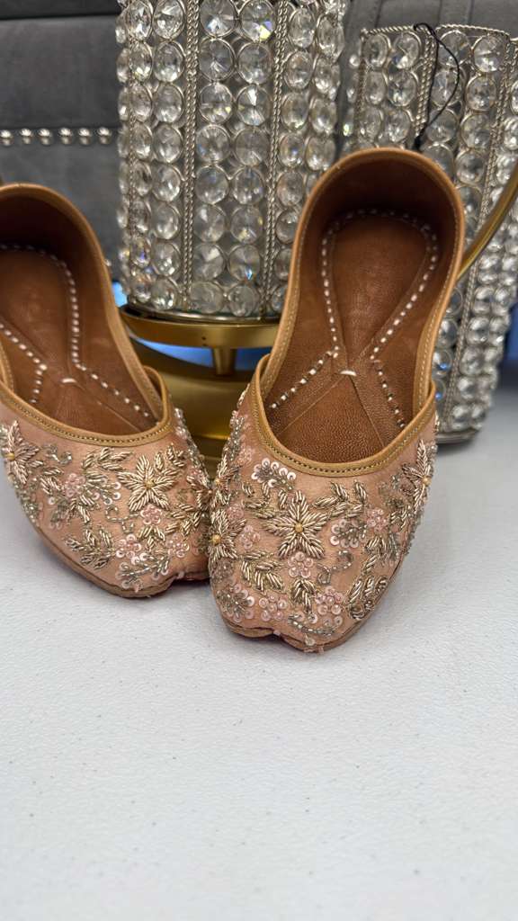 Azal Peach Jutti - Khussa Jutti Women with light floral embroidery, perfect for festive and casual wear in flats category.