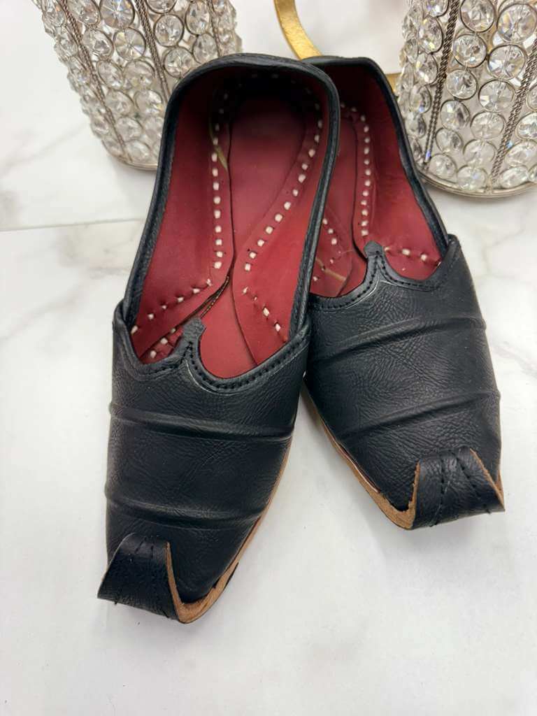 Raj Black Jutti - Men Khussa with traditional black leather design and red inner lining, perfect for ethnic and formal wear.