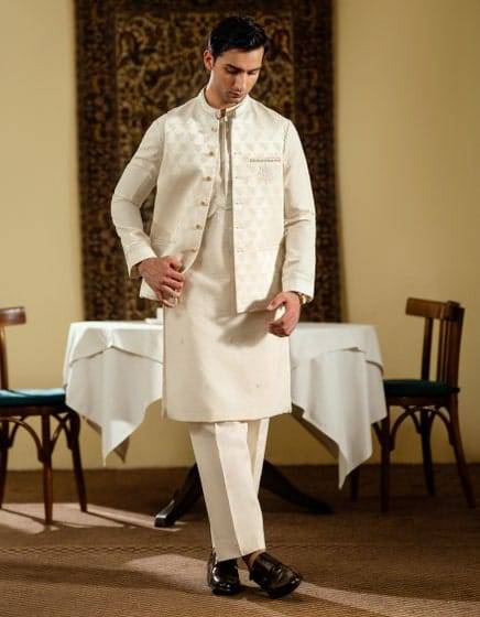 J. OFF-WHITE BLENDED WAISTCOAT | JJVC-A-48257-13