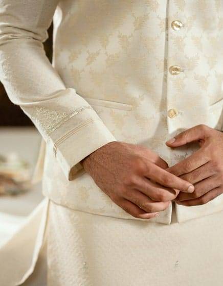 J. OFF-WHITE BLENDED WAISTCOAT | JJVC-A-48257-13