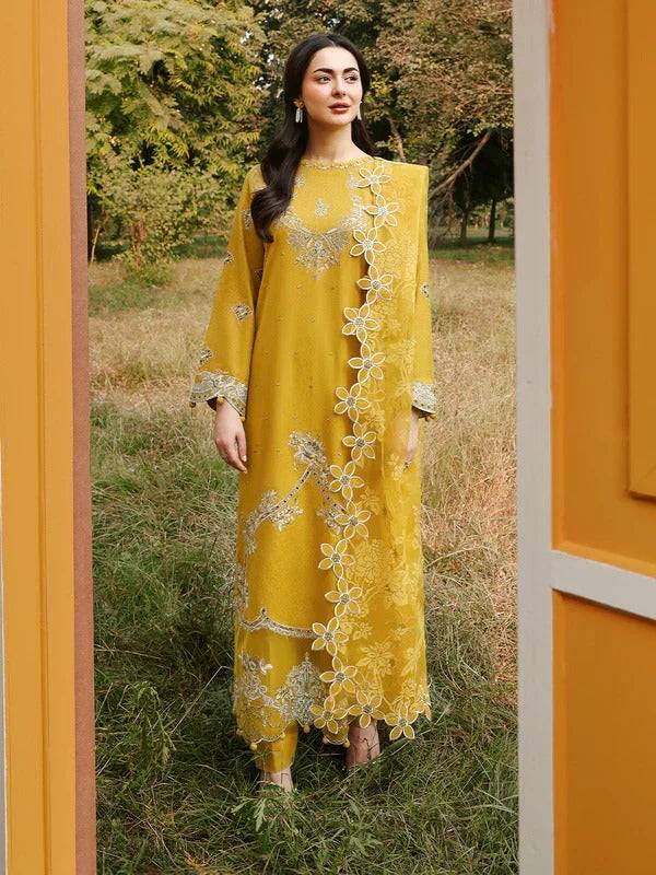 Yellow embroidered kurta with floral appliqué and organza dupatta