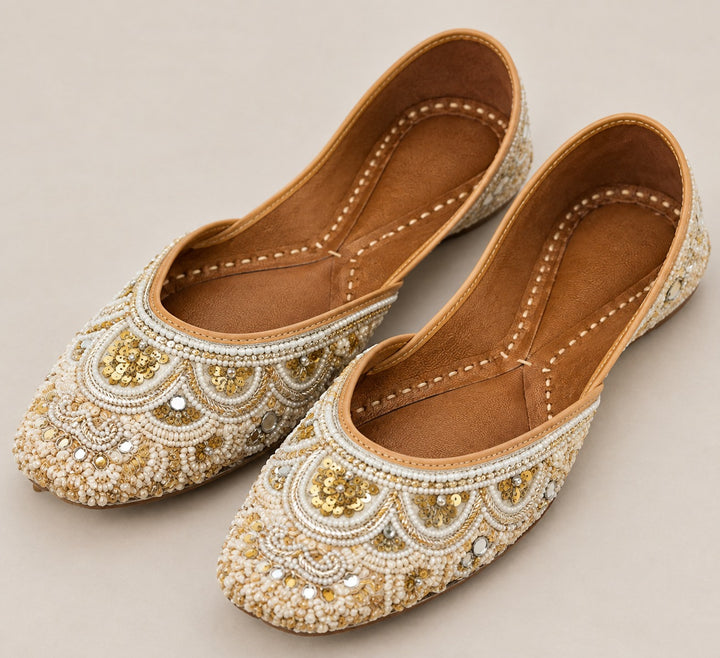 Nargis Daisy Embroidery Women&
