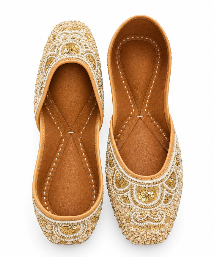 Nargis Daisy Embroidery Women&