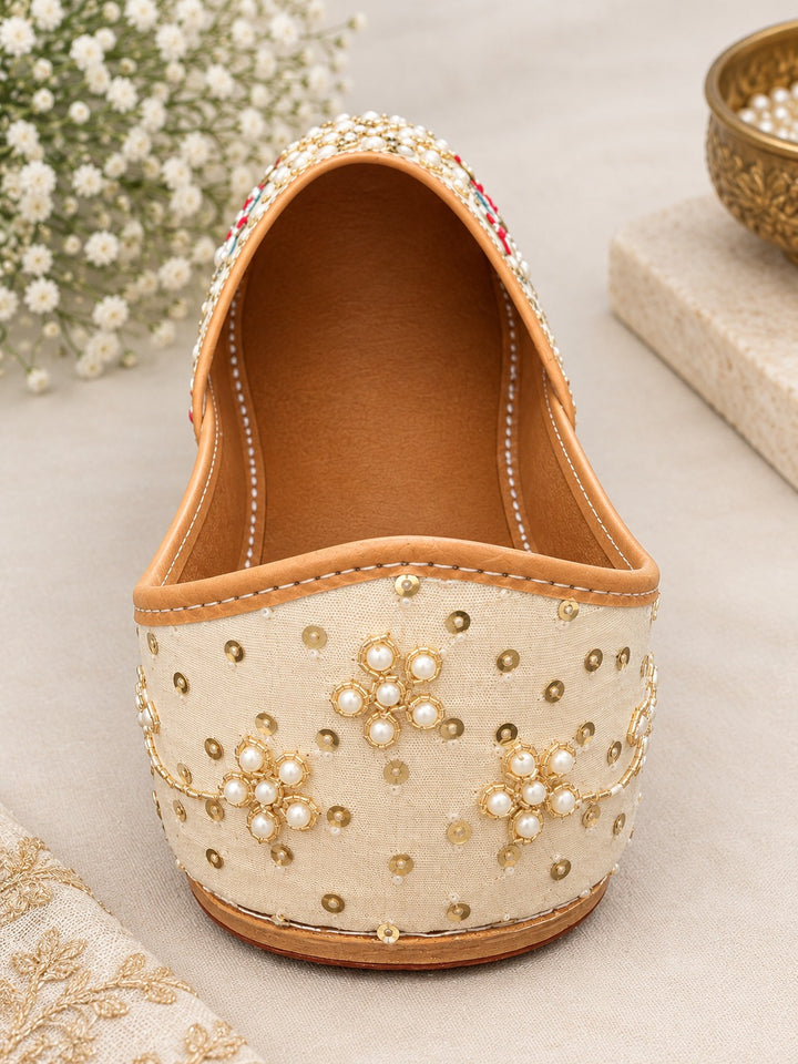 Gulnaar Floral Embroidery Women&