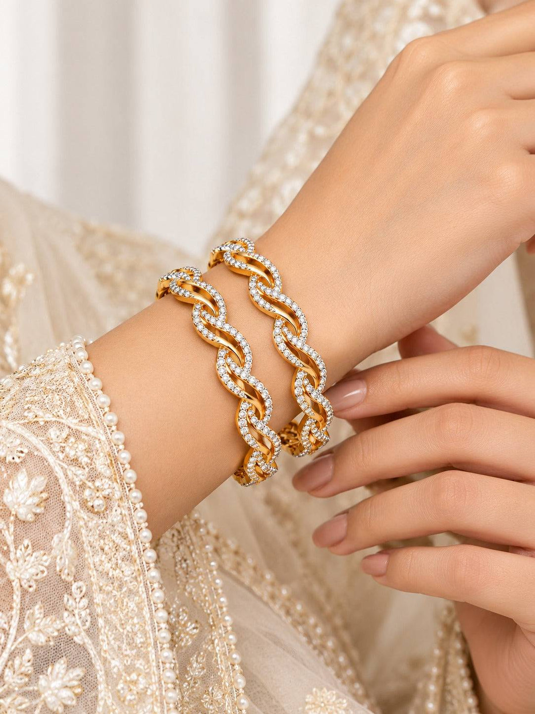 Gold Tone Stone Bangles in a Twisted Chain-Link Design | GG-03