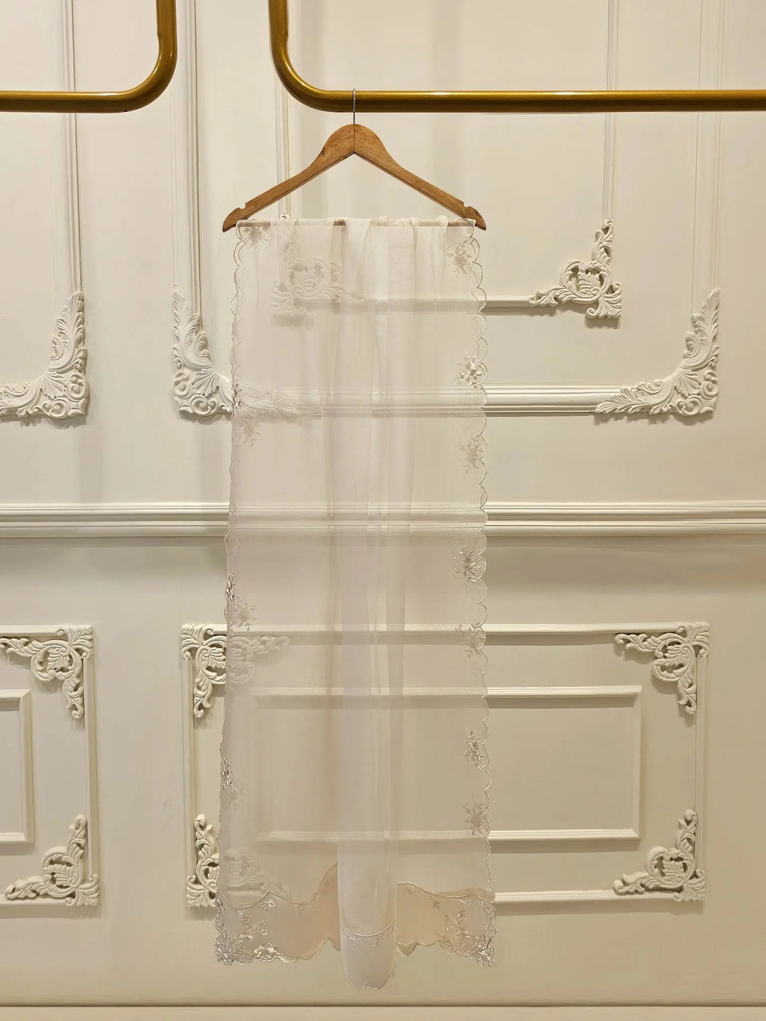 Embroidered dupatta of AGHA NOOR Cotton Net Suit - Pakistani Embroidered | 3 Pc with scalloped edges and floral detailing, perfect for formal wear.