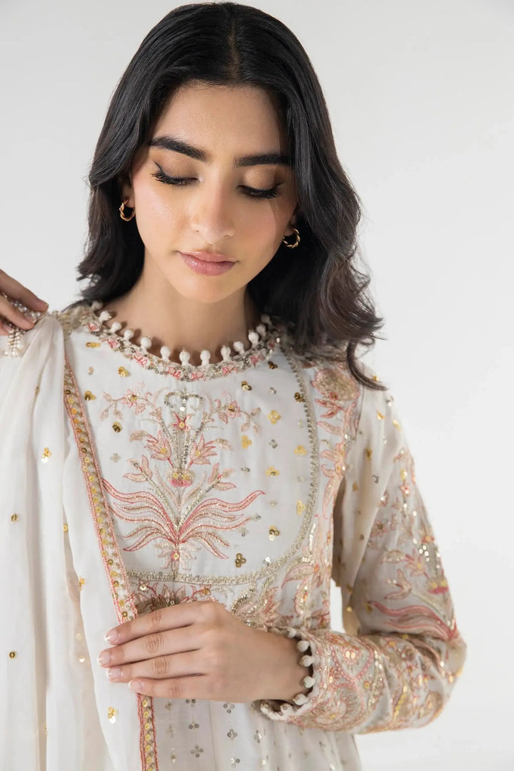 Front close-up of Sana Safina SS24EXE142P3 showcasing fine embroidery, pearl details, and elegant neckline design.